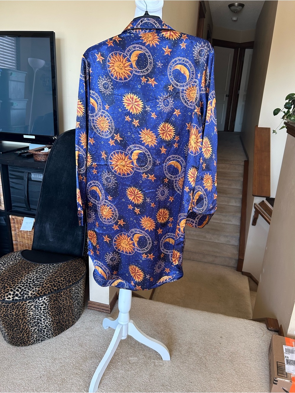 Vintage Celestial Satin Button-Up Night Gown/Shirt -Gold Sun & Moon Print - Picture 8 of 8